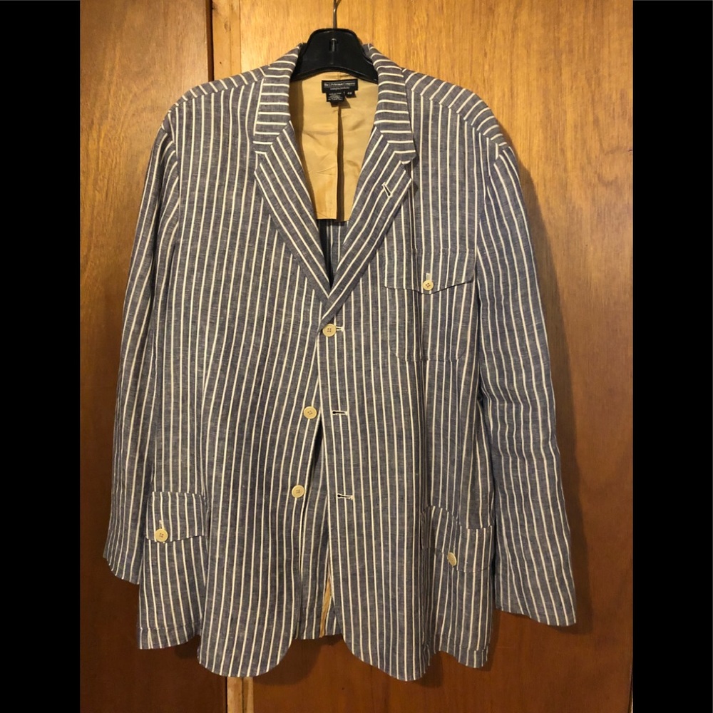 Stunning 3 button Linen Blazer